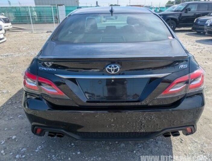 Toyota Crown RS